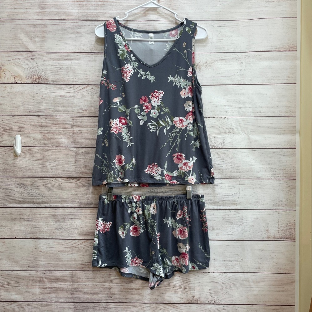EXCELLENT CONDITION‎ FLORA BY FLORA NIKROOZ FLORAL PAJAMA SET WITH MATCHING ROBE